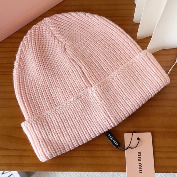 Miu Miu Knit Logo Slouchy Beanie - Picture 2 of 5